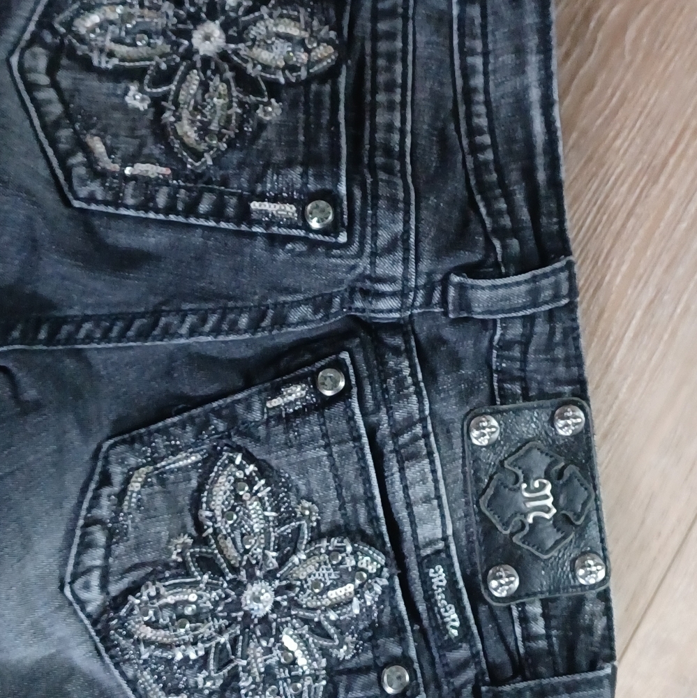 Miss Me size 27 signature skinny